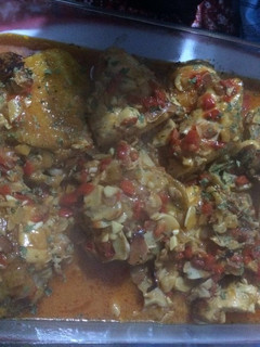 Una foto de Pollo a la salsa