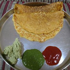 A picture of Moong dal chila.