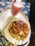 Panqueques de Manzanas con Batido de Frutillas