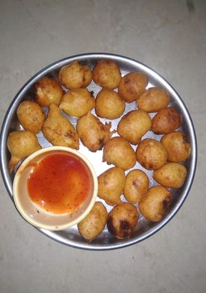 બટાકા ના ગોટા(Bataka Na gota Recipe In Gujarati) રેસીપી મુખ્ય ફોટો