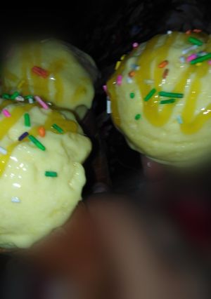 A picture of Creamy frozen mango curd.