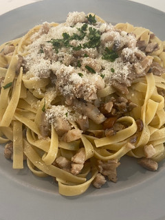 Una foto de Spaghetti de huevo al funghi porcini
