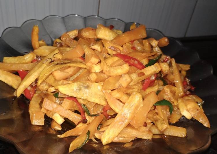 Proses meracik 4. Goreng Ubi Rambat(kuning) cabe iris, Menggugah Selera