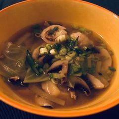 A picture of Homemade miso soup 🍄.