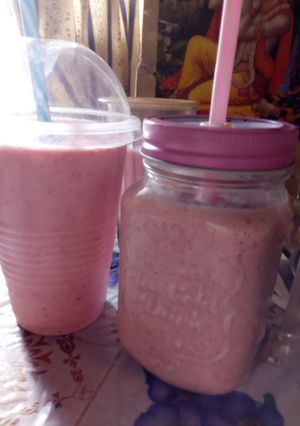 A picture of Healthy summer smoothie.