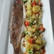 Trucha a la sal con vegetales y especias