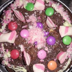 A picture of Delicious chocolate cake.