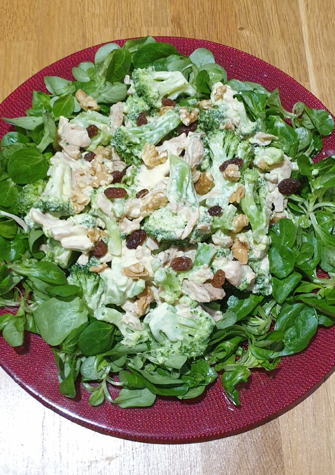 Una foto de Ensalada de brócoli