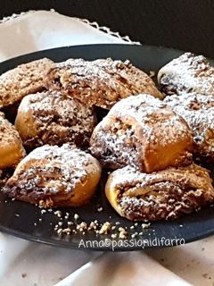 Foto di Biscottoni con crema alla nocciola vegan