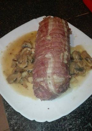 Foto principal de Rollo de carne relleno en salsa en la olla GM G