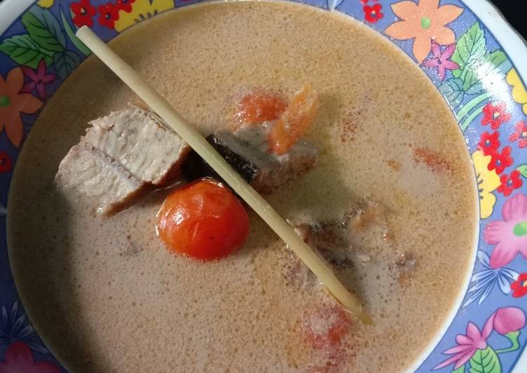 Bahan-bahan Ikan pari masak santan kauwei yang enak Untuk Jualan