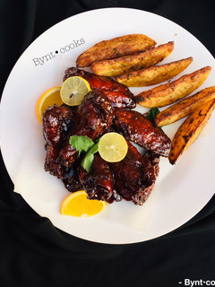 A picture of Barbecue chicken wings.