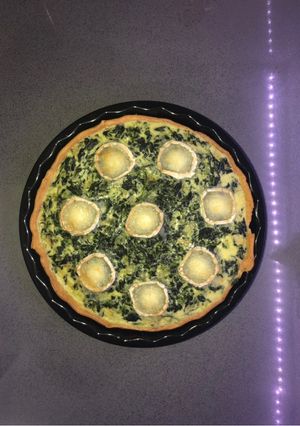 Una foto de Quiche de espinacas, cebolla y queso de cabra
