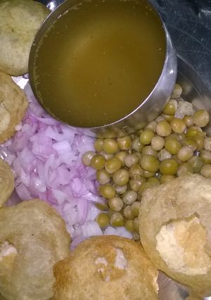 A picture of Homemade pani puri (golgappa).