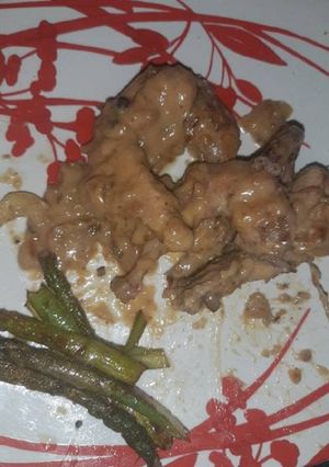 Una foto de Perdices en salsa verde