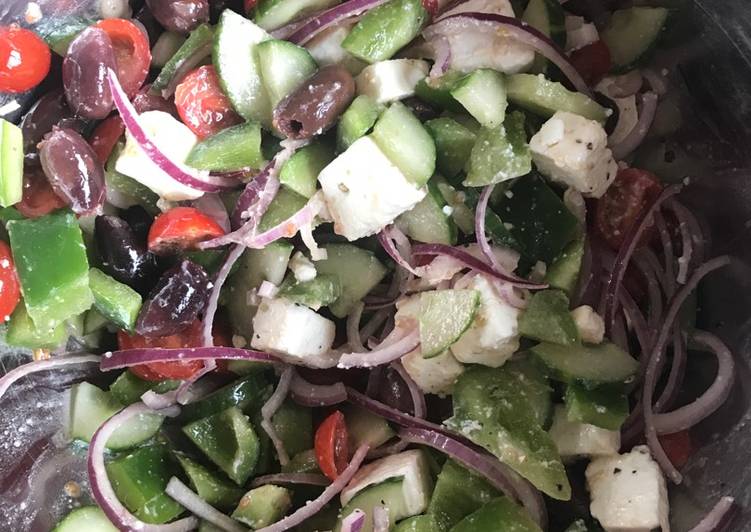 How to Cook Tasty Greek Salad