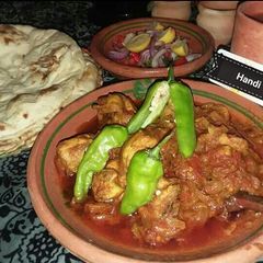 A picture of Sindhi chicken handi.