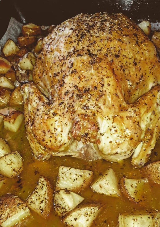 Una foto de Pollo al horno con patatas
