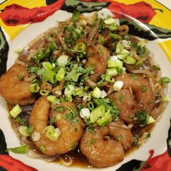 A picture of Shrimp noodle soup.