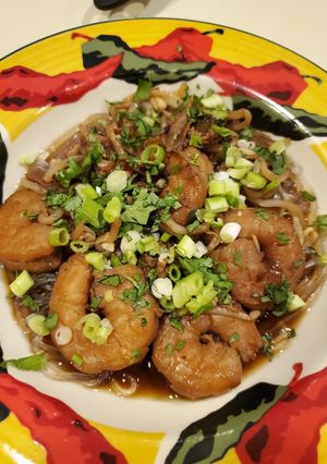 A picture of Shrimp noodle soup.