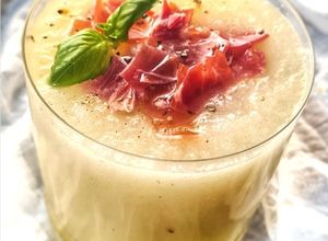 Foto principal de Gazpacho ligero de melón, pepino y lima
