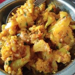 A picture of Aloo gobhi.
