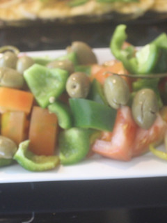 Una foto de Ensalada de pimiento y tomate con guindillas en vinagre