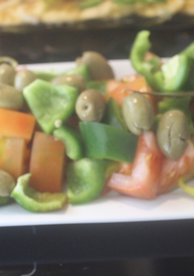 Una foto de Ensalada de pimiento y tomate con guindillas en vinagre