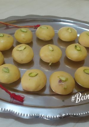 A picture of Kesar Pista Peda.
