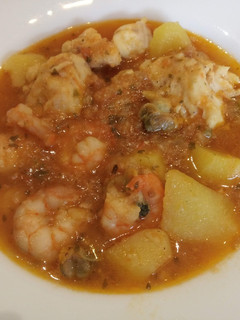 Una foto de Zarzuela de merluza y marisco