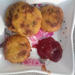 A picture of Aalu Tikki.
