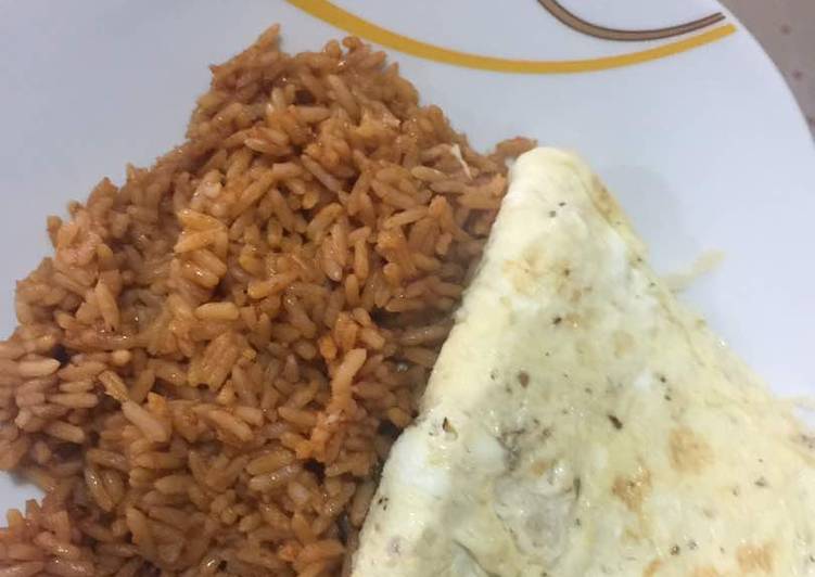 Recipe: Tasty Jollof Rice &amp;amp; Fried Egg