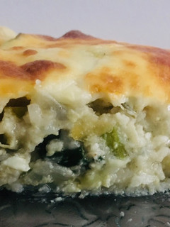 Una foto de TARTA DE POLLO 🍗 VERDEOS, PUERROS Y SALSA BLANCA🤗🥰🎊🤩
