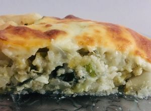 Una foto de TARTA DE POLLO 🍗 VERDEOS, PUERROS Y SALSA BLANCA🤗🥰🎊🤩