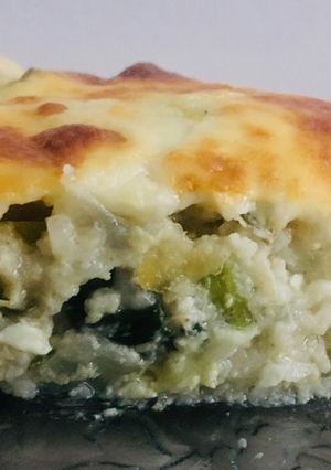 Una foto de TARTA DE POLLO 🍗 VERDEOS, PUERROS Y SALSA BLANCA🤗🥰🎊🤩