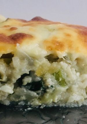 Una foto de TARTA DE POLLO 🍗 VERDEOS, PUERROS Y SALSA BLANCA🤗🥰🎊🤩