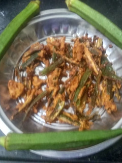 பிண்டி குர்குரே. (Bhindi kurkure recipe in tamil) செய்முறை முக்கிய புகைப்படம்