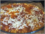 Una foto de polenta con mozzarella