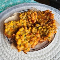 A picture of Indonesian Corn Fritter.