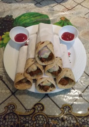 A picture of Chicken Mayo Wraps.