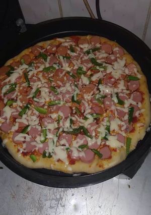 A picture of Sausage pizza.