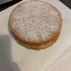 A picture of 6 inch Lemon Victoria Sponge 🎂.