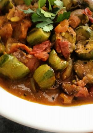 A picture of Parwal Curry.