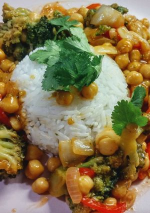 Une photo de Pois Chiches Général Tao d'après la recette de la cuisine de Jean-Philippe (vegan)
