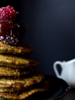 Una foto de Pancakes de avena y Matcha