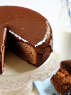 Una foto de Bizcocho con cobertura de chocolate