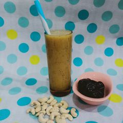 A picture of Dates banana shake.