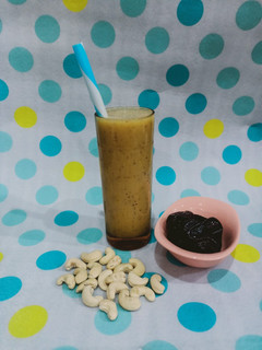 A picture of Dates banana shake.