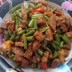 A picture of Tumis buncis tempe lada hitam.