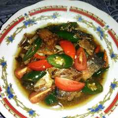 รูปของ Ikan Asin Asam Manis Pedas